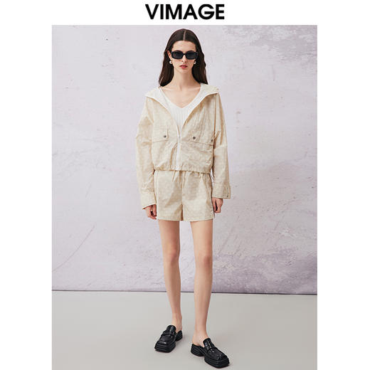 VIMAGE纬漫纪春季新款时尚通勤百搭洋气印花显瘦短裤V2105726 商品图1