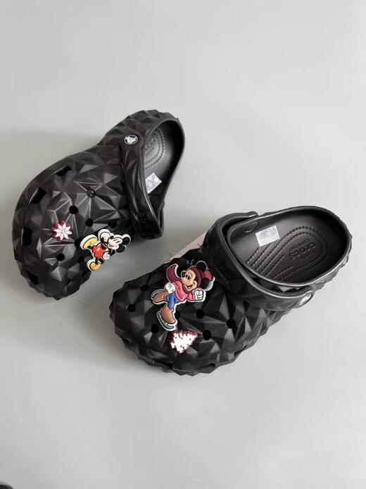 【8折】6楼运动部卡骆驰CROCS经典榴莲小Clog K吊牌价399,现价319元 商品图0