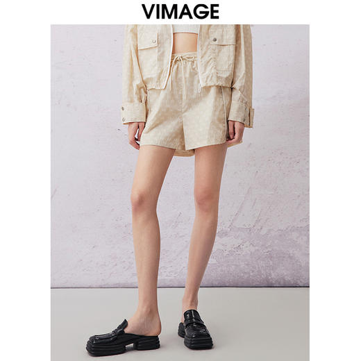 VIMAGE纬漫纪春季新款时尚通勤百搭洋气印花显瘦短裤V2105726 商品图0
