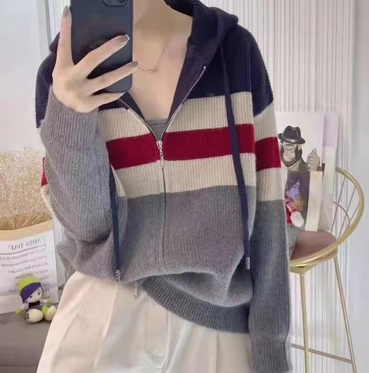 2025春季【新款拼色条纹 双拉链连帽针织开衫女】宽松显瘦 毛衣上衣外套 商品图5