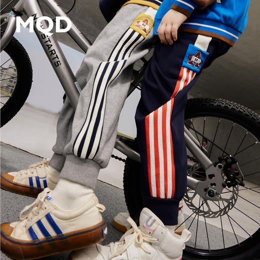 【MQD】男童学院风宽松运动卫裤秋冬新款儿童加绒针织裤洋气长裤 商品图0