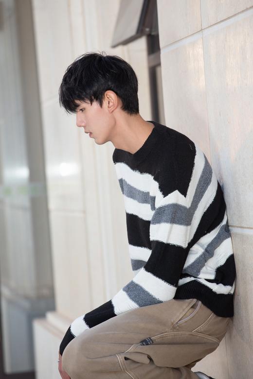 W343943192条纹套头针织衫 商品图3