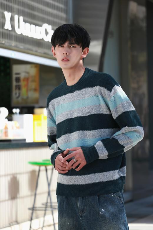 W343943192条纹套头针织衫 商品图10