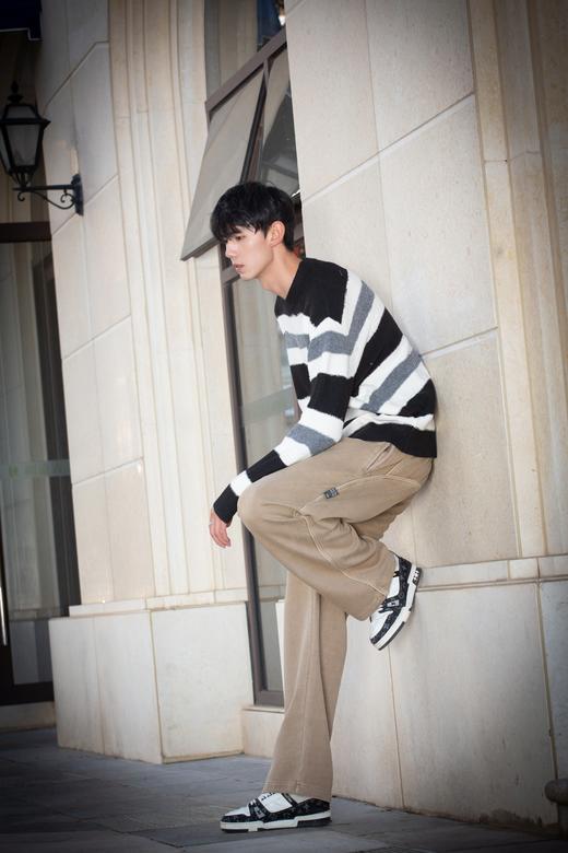 W343943192条纹套头针织衫 商品图5