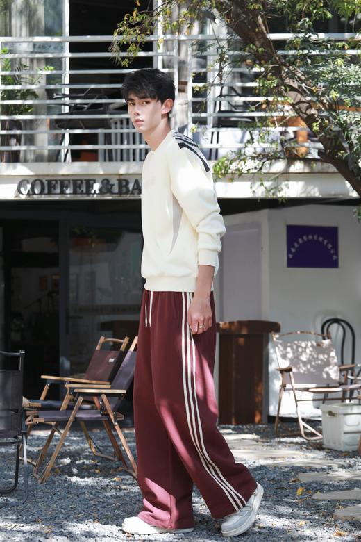 W342164201字母装饰圆领卫衣 商品图5