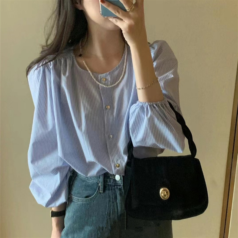 春夏装【别致设计感 温柔减龄条纹衬衫女】蓝色条纹 爱心纽扣 圆领上衣
