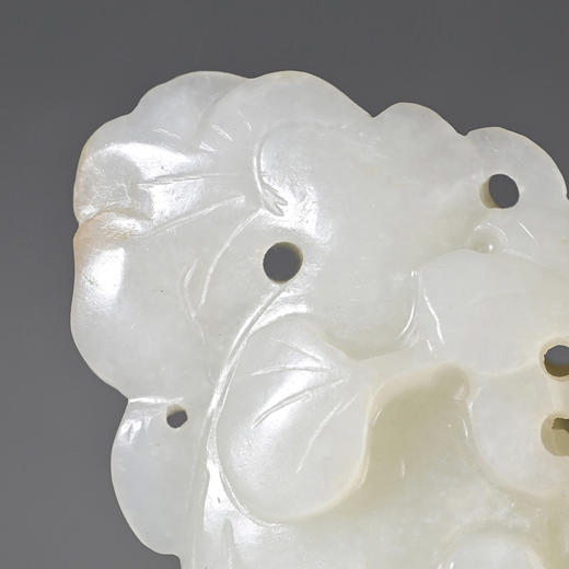 清代和田白玉金沁鲶鱼“连年有余”手把件 商品图5