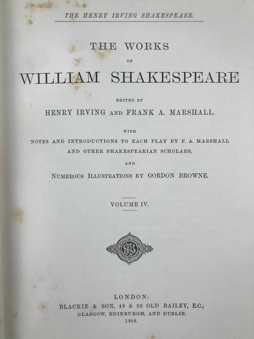 1888年 莎士比亚作品集（卷4，亨利五世/温莎的风流娘们/无事生非/皆大欢喜/第十二夜） 数十幅插图 漆布精装18开 商品图3