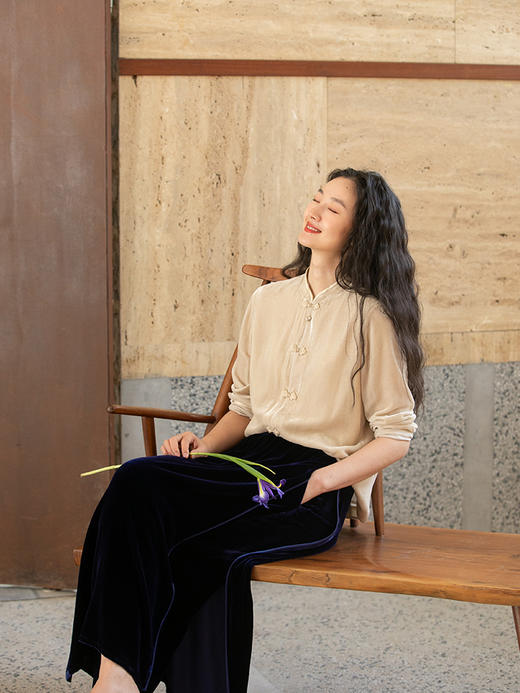 牧衣游原创 丝绒净色衬衫简约白色复古禅意百搭衬衣新款 香晓处 商品图3