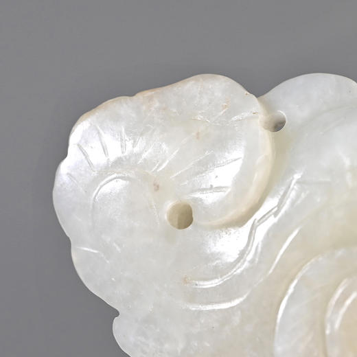 清代和田白玉金沁鲶鱼“连年有余”手把件 商品图4