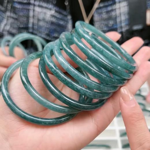 翡翠圆条手镯~ 商品图0