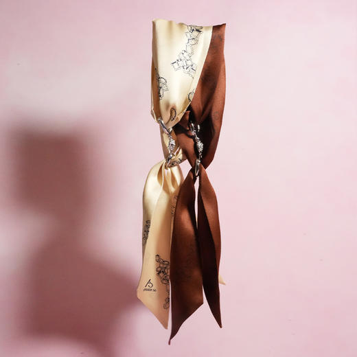 ATELIERSÓ 24SS 胶囊系列-咖啡棕克拉印花丝巾 商品图9