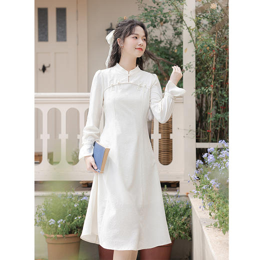 2025早春【新中式旗袍 改良年轻款白色】回门订婚敬酒 长袖连衣裙 复古盘扣 商品图5