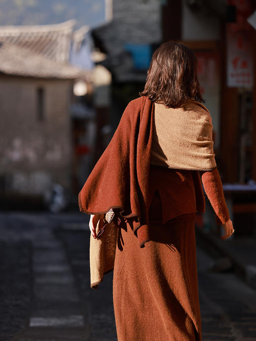 PETIT SCHAN小闪 ACC#018 dream camel bell 梦驼铃 100%骆驼绒手工染色针织系列包边吊染大披肩 商品图2