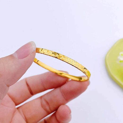 【限时克减150元】足金999.9 #碎碎冰 # 实心固口碎碎冰满天繁星四方手镯（面宽约3.5-3.9mm，厚约1.6mm）(AISZ00524-1)（预售产品下单后不退款不退货不换货不补差价） 商品图2