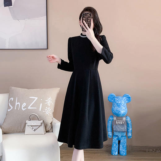 奢姿2024年冬装新款大码女装时尚圆领裙子胖妹妹钉珠针织连衣裙9924852395 商品图1