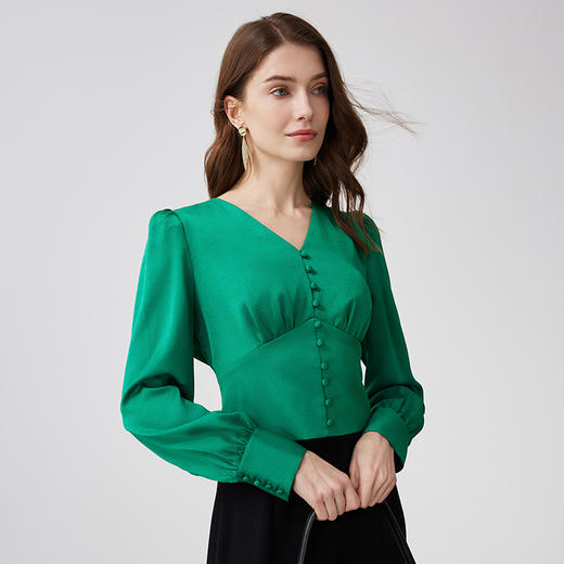 EITIE爱特爱复古宫廷风V领腰封设计绿色短款衬衫上衣24春季新款A2413309 商品图2