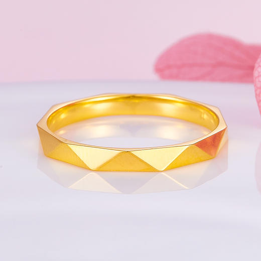 【限时克减150元】足金999 #小红书 5G黄金几何刻面三角实心固口镜面金圈戒（面宽约2.2mm）(AG5GJZ00003-2)（预售产品下单后不退款不退货不换货不补差价） 商品图1