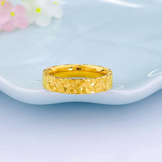 【限时克减150元】足金999 #碎碎冰 #小红书 5G黄金固口空心戒指碎碎冰圈戒满天繁星圈戒（面宽约3.8-4.2mm）(AG5GJZ00190)（预售产品下单后不退款不退货不换货不补差价） 商品图1