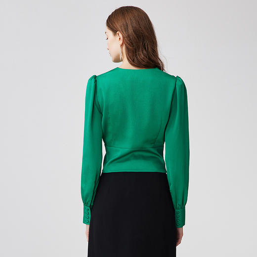 EITIE爱特爱复古宫廷风V领腰封设计绿色短款衬衫上衣24春季新款A2413309 商品图4