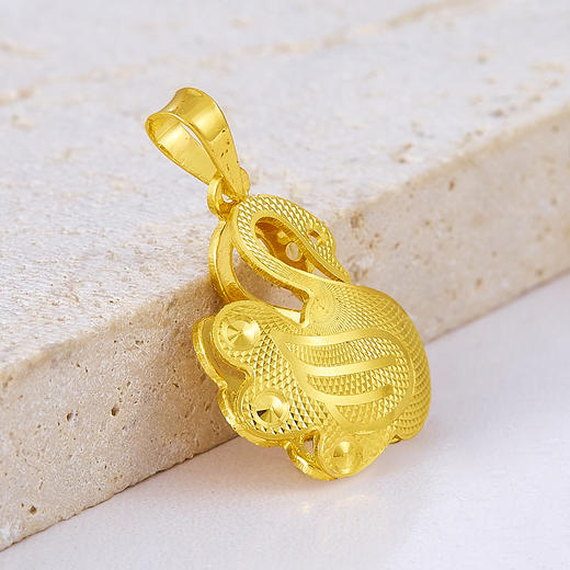 【限时7.5折】【定价黄金】足金999 5G黄金影底天鹅吊坠(AG5GDZ00021)（预售产品下单后不退款不退货不换货不补差价）（预售产品下单后不退款不退货不换货不补差价） 商品图2