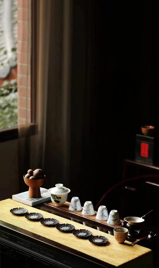 透雕缠枝莲纹°紫光檀镶玉石杯垫 商品图5