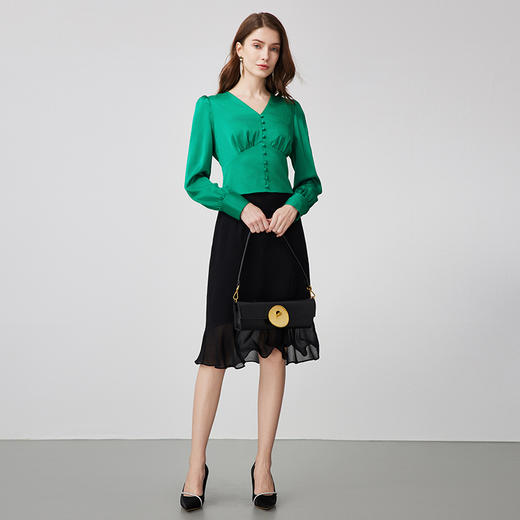 EITIE爱特爱复古宫廷风V领腰封设计绿色短款衬衫上衣24春季新款A2413309 商品图3