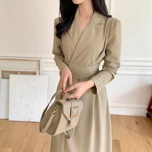 2025早春【新品法式轻奢赫本风 显瘦西装连衣裙】韩版气质翻领 收腰长裙 商品图2