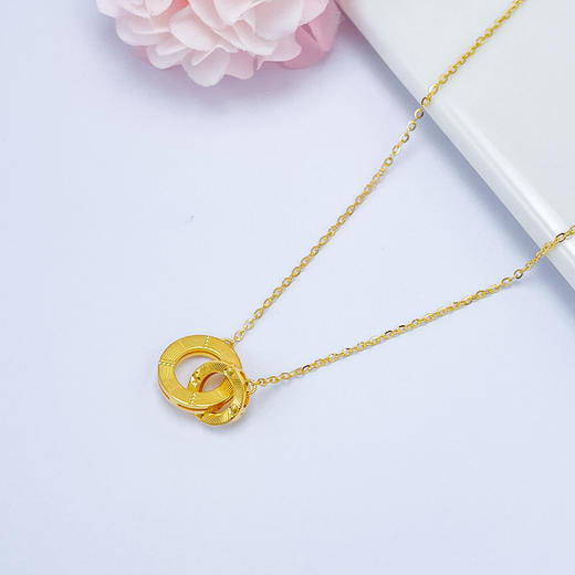 【限时克减150元】足金999 5G黄金调节CNC罗马数字双环相扣套链(AG5GTL00262)（预售产品下单后不退款不退货不换货不补差价）（预售产品下单后不退款不退货不换货不补差价） 商品图1