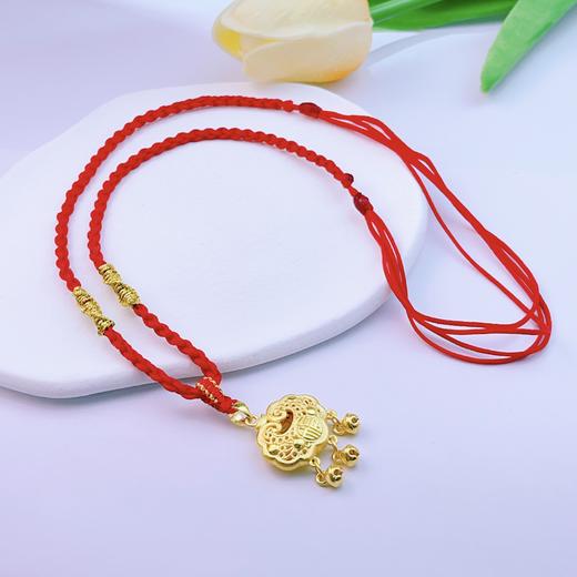 【限时7.5折】【定价黄金】足金 #儿童/宝宝 3D硬金镂空双面如意铃铛福字锁包吊坠挂绳成品项链(AA3DDZ00004)（预售产品下单后不退款不退货不换货不补差价） 商品图2