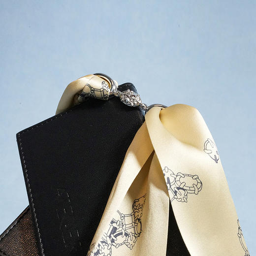 ATELIERSÓ 24SS 胶囊系列-咖啡棕克拉印花丝巾 商品图5