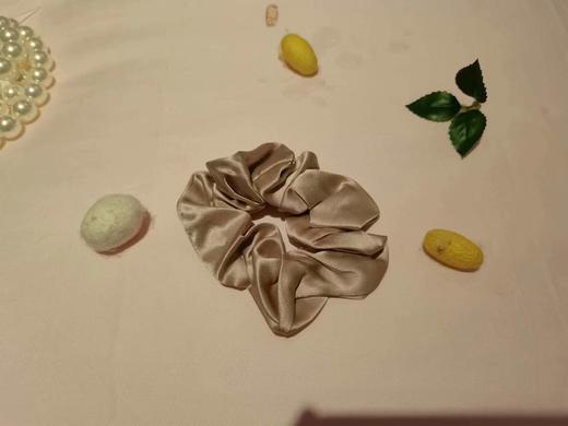 西施蚕娘真丝发圈 商品图2