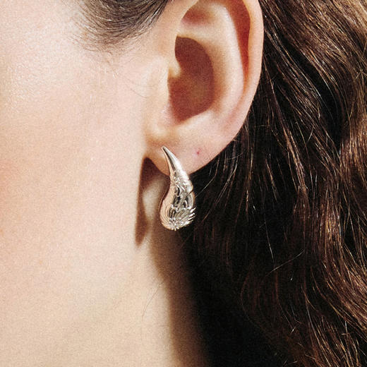 ATELIERSÓ x deepmoss 24SS 合作系列-水滴暗花耳钉 商品图5