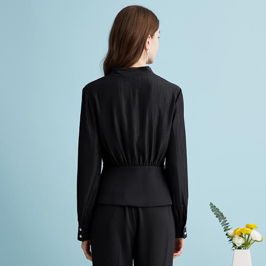 EITIE爱特爱春季新款温柔百搭显瘦飘带上衣A2409305 商品图4