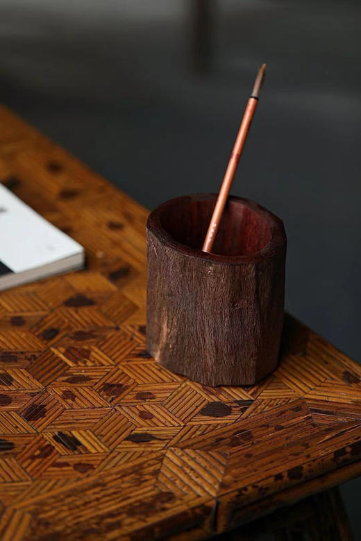 小叶紫檀沙皮笔筒 商品图0