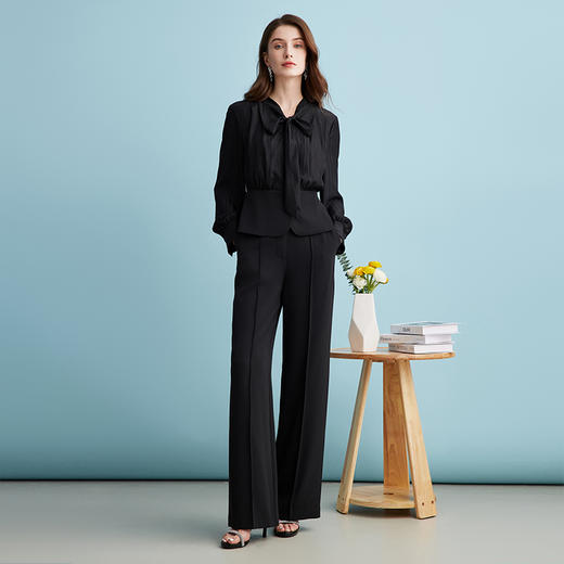 EITIE爱特爱春季新款温柔百搭显瘦飘带上衣A2409305 商品图1