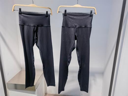 LULU露露款三带浮雕印花的瑜伽裤...差不多七八分裤的长度.. 商品图0