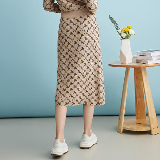 EITIE爱特爱气质优雅通勤百搭时尚高腰包臀a字针织半身裙24春新款A2401303 商品图8