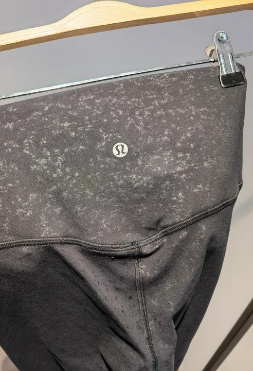 LULU露露款三带浮雕印花的瑜伽裤...差不多七八分裤的长度.. 商品图2