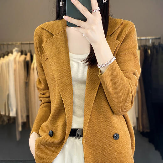 百媚生 精纺羊毛开衫翻领外套ZH2342 商品图3