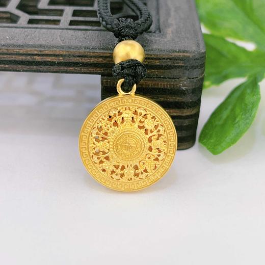 【限时克减150元】足金999.9 #八宝罗盘 # 古法挂绳镂空八方祥瑞福字八宝罗盘吊坠（含珠子，面宽约15.2mm）(AIGFDZ00008-5)（预售产品下单后不退款不退货不换货不补差价） 商品图0