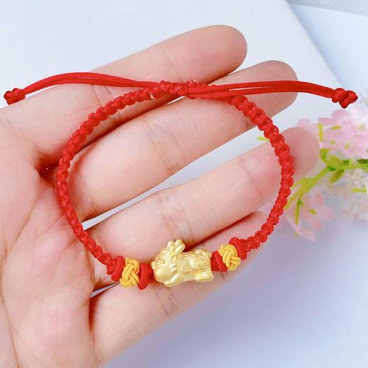 【限时7.5折】【定价黄金】足金 #招财进宝 #儿童/宝宝 3D硬金招财貔貅宝宝红绳调节成品手串（适合0-3岁宝宝）(AJ3DSC00179)（预售产品下单后不退款不退货不换货不补差价） 商品图3