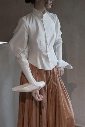 Phaedo 白色羊腿袖衬衫