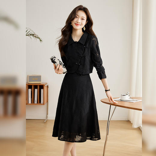 HRWC80079 2024年春季上新气质时尚polo领中式风高腰A字收腰显瘦两件套裙 商品图2