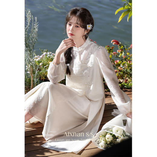 【65折秒杀】鹿向南《挑花衣人》新中式国风衬衫吊带连衣裙春季新款时尚套装裙L33713-1 商品图3