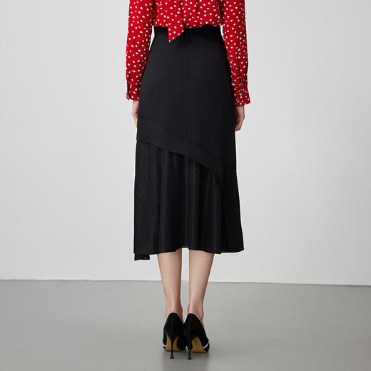 EITIE爱特爱春季新款优雅通勤时尚高腰网纱拼接鱼尾黑色半身裙A2406319 商品图4