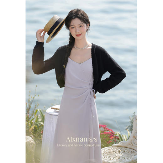 鹿向南《月云诗阁》温柔气质针织衫吊带连衣裙春季新款时尚套装裙 商品图0