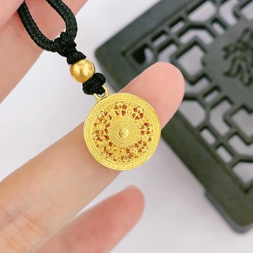 【限时克减150元】足金999.9 #八宝罗盘 # 古法挂绳镂空八方祥瑞福字八宝罗盘吊坠（含珠子，面宽约15.2mm）(AIGFDZ00008-5)（预售产品下单后不退款不退货不换货不补差价） 商品图3