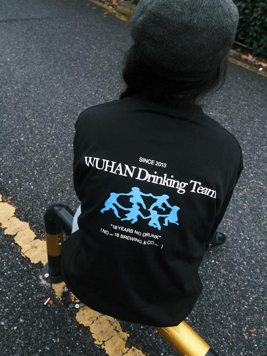 【18周边商店】武汉喝酒俱乐部长袖T恤 黑/白两色 商品图7