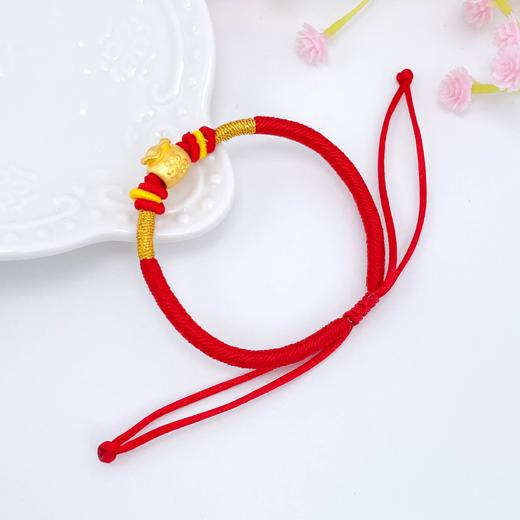 【限时7.5折】【定价黄金】足金 #福袋 #儿童/宝宝 3D硬金福袋红绳调节成品手串（宝宝、大人都适戴）(AA3DSC00391)（预售产品下单后不退款不退货不换货不补差价） 商品图1